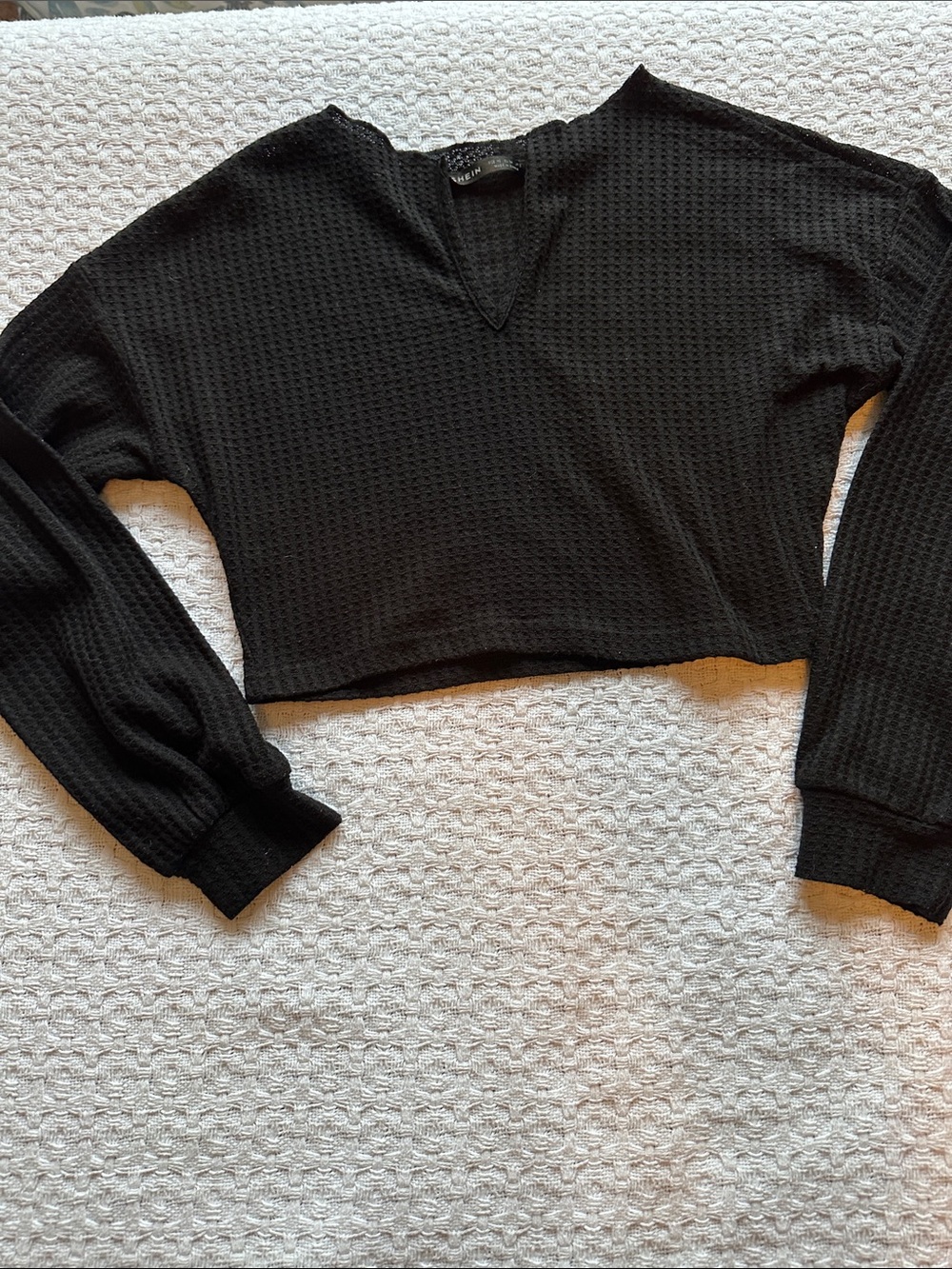 SHEIN Black Cropped Waffle-Knit V-Notch Long Sleeve Top